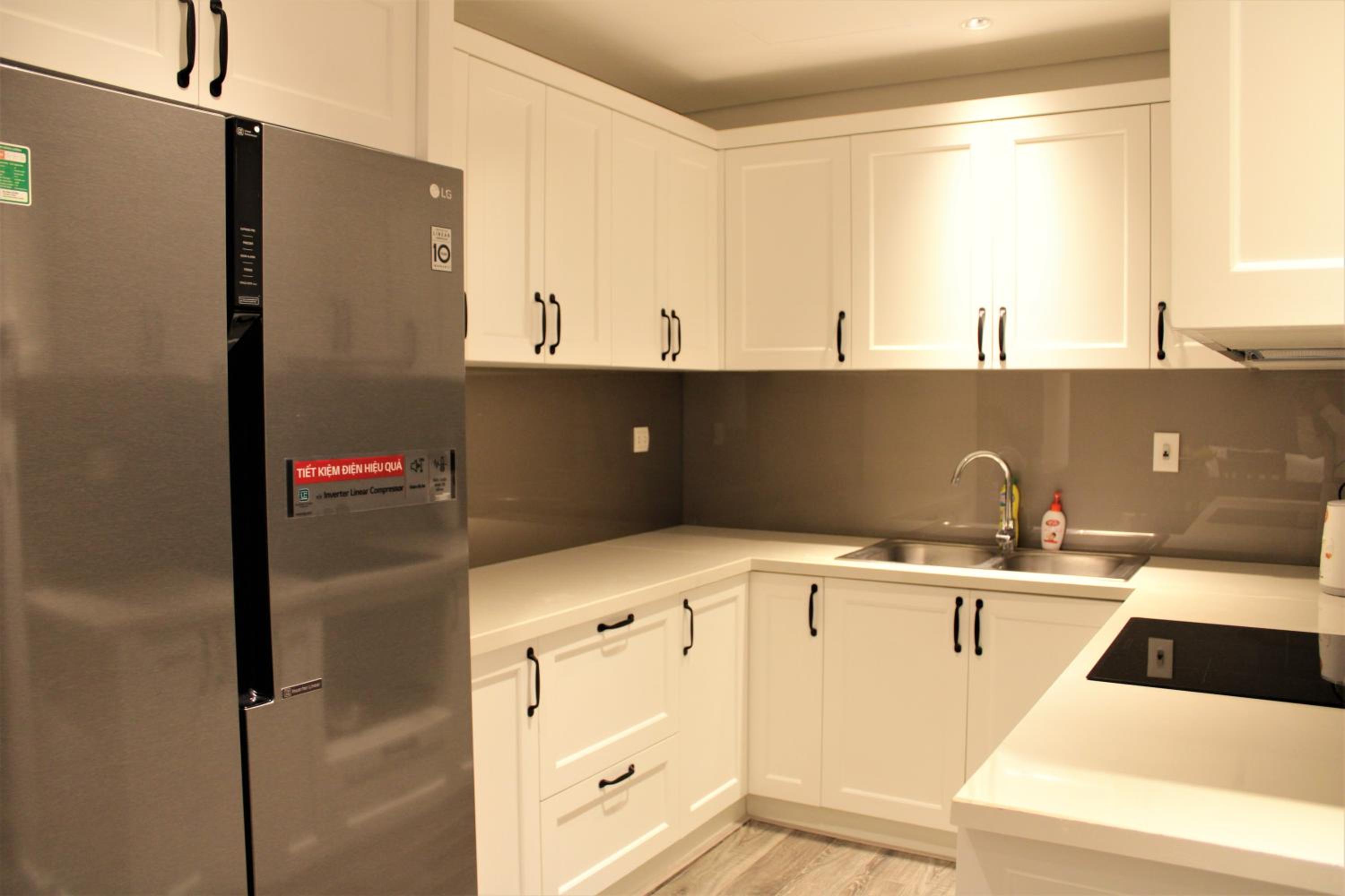 D'Leroi Soleil - Modern Apartment by West Lake