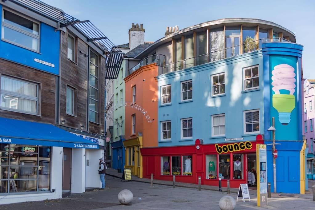 Folkestone Terrace - quirky vibe holiday home