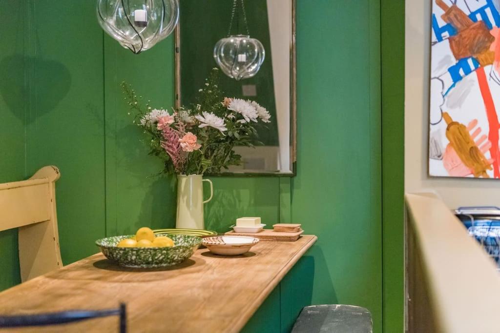 Folkestone Terrace - quirky vibe holiday home