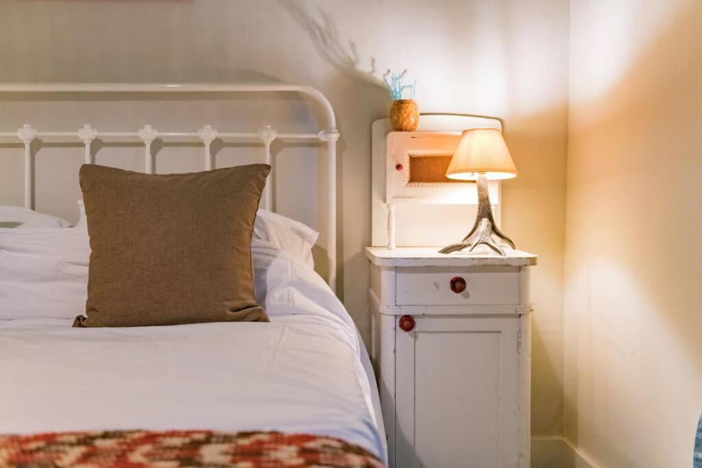 Folkestone Terrace - quirky vibe holiday home