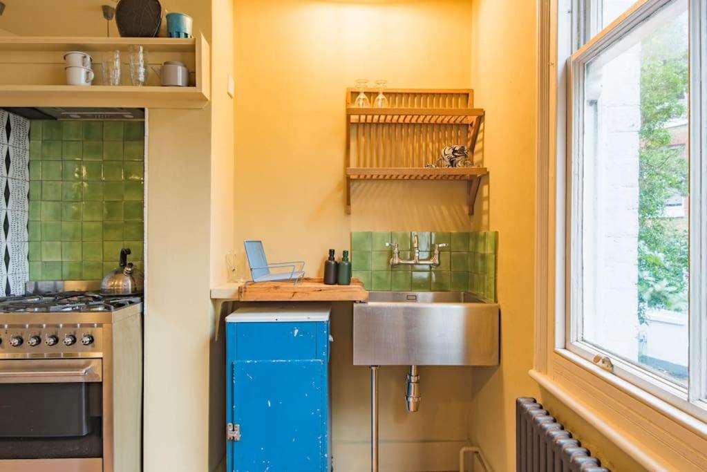 Folkestone Terrace - quirky vibe holiday home