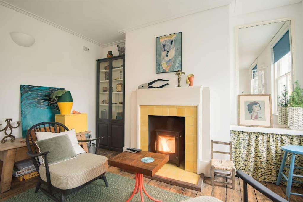 Folkestone Terrace - quirky vibe holiday home