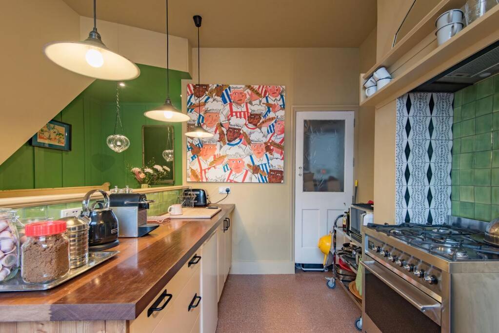 Folkestone Terrace - quirky vibe holiday home