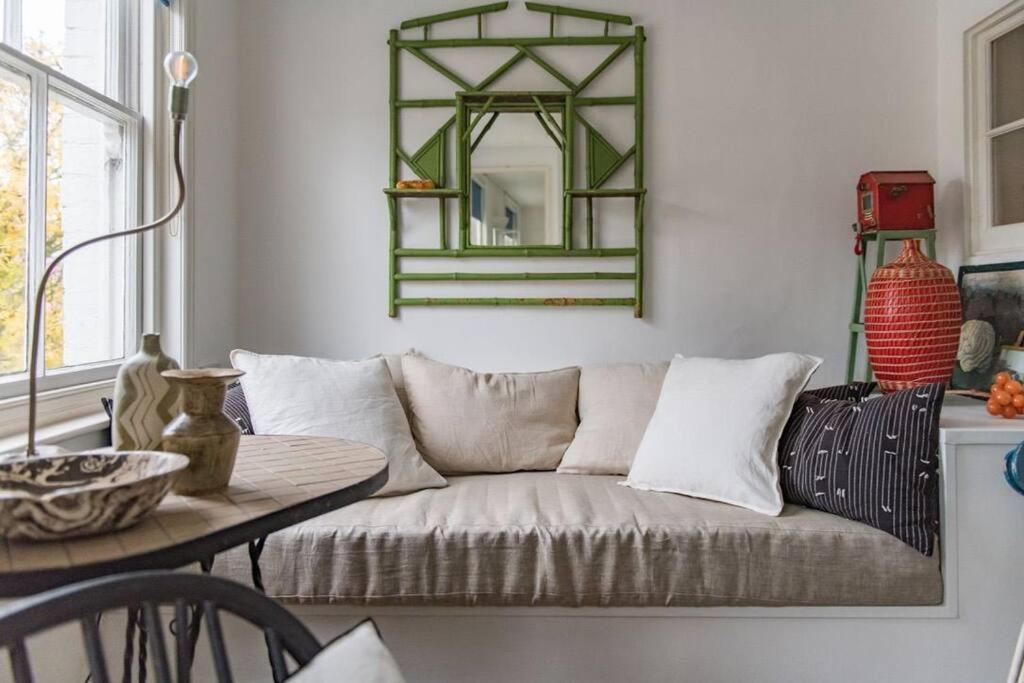 Folkestone Terrace - quirky vibe holiday home