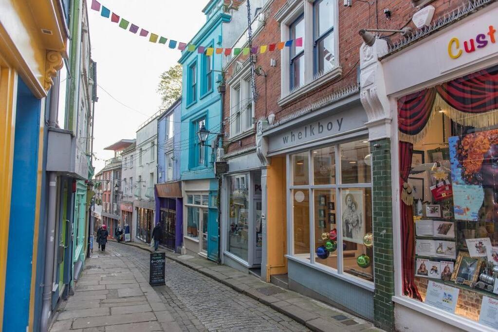 Folkestone Terrace - quirky vibe holiday home