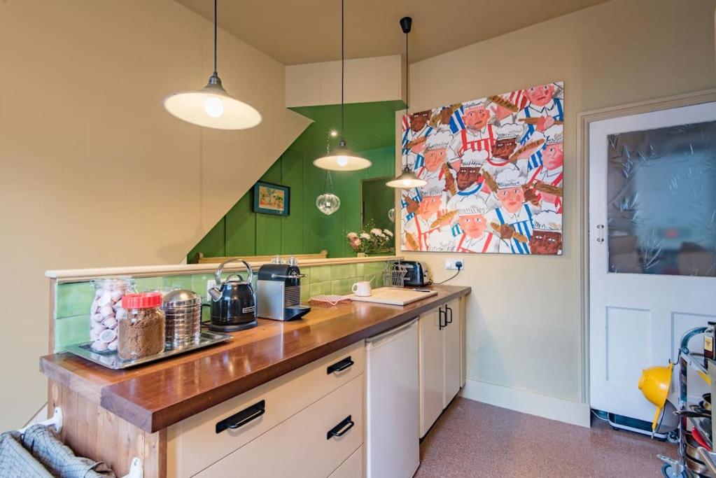 Folkestone Terrace - quirky vibe holiday home