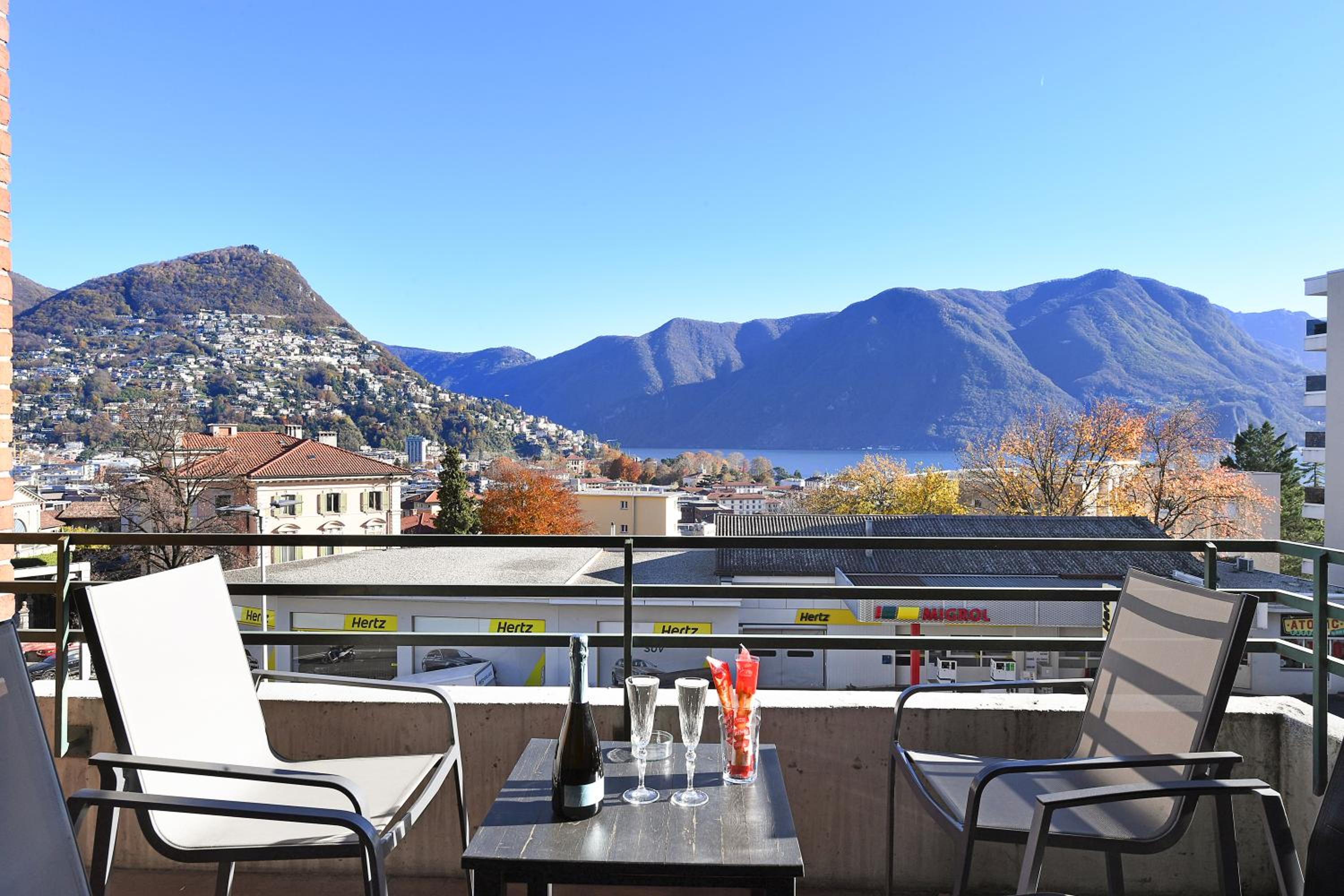Santiago Home with Lake-View Balconies - Happy Rentals