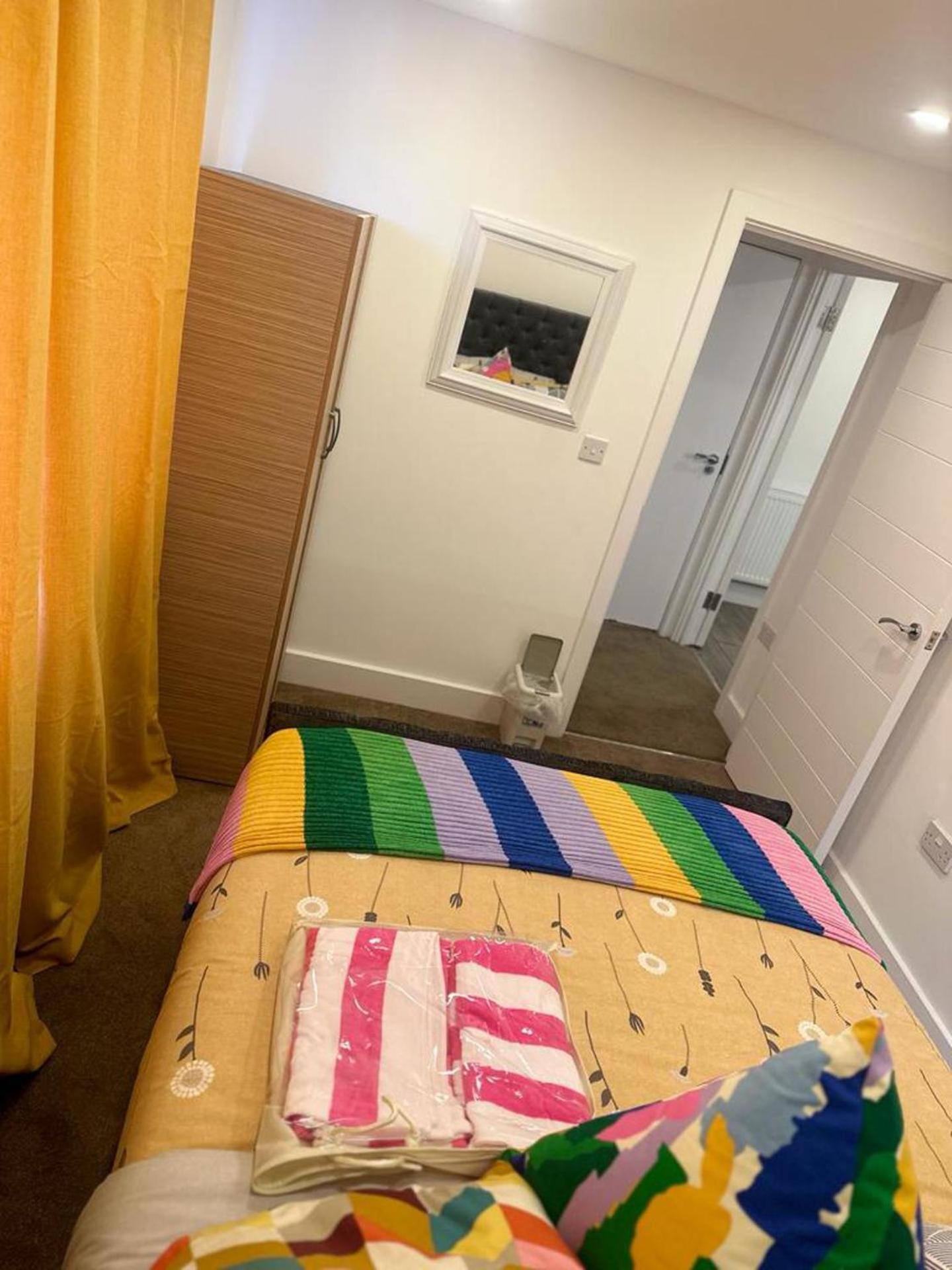 1 Bed Flat - Sleeps 2 - Pets - Garden - Parking
