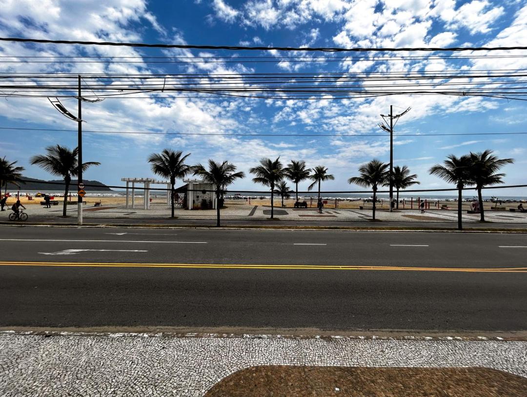 Otimo apto de frente para Praia do Boqueirao SP