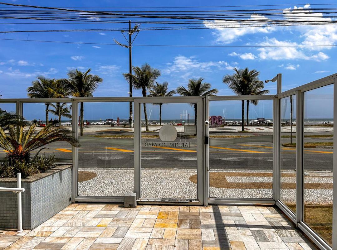 Otimo apto de frente para Praia do Boqueirao SP