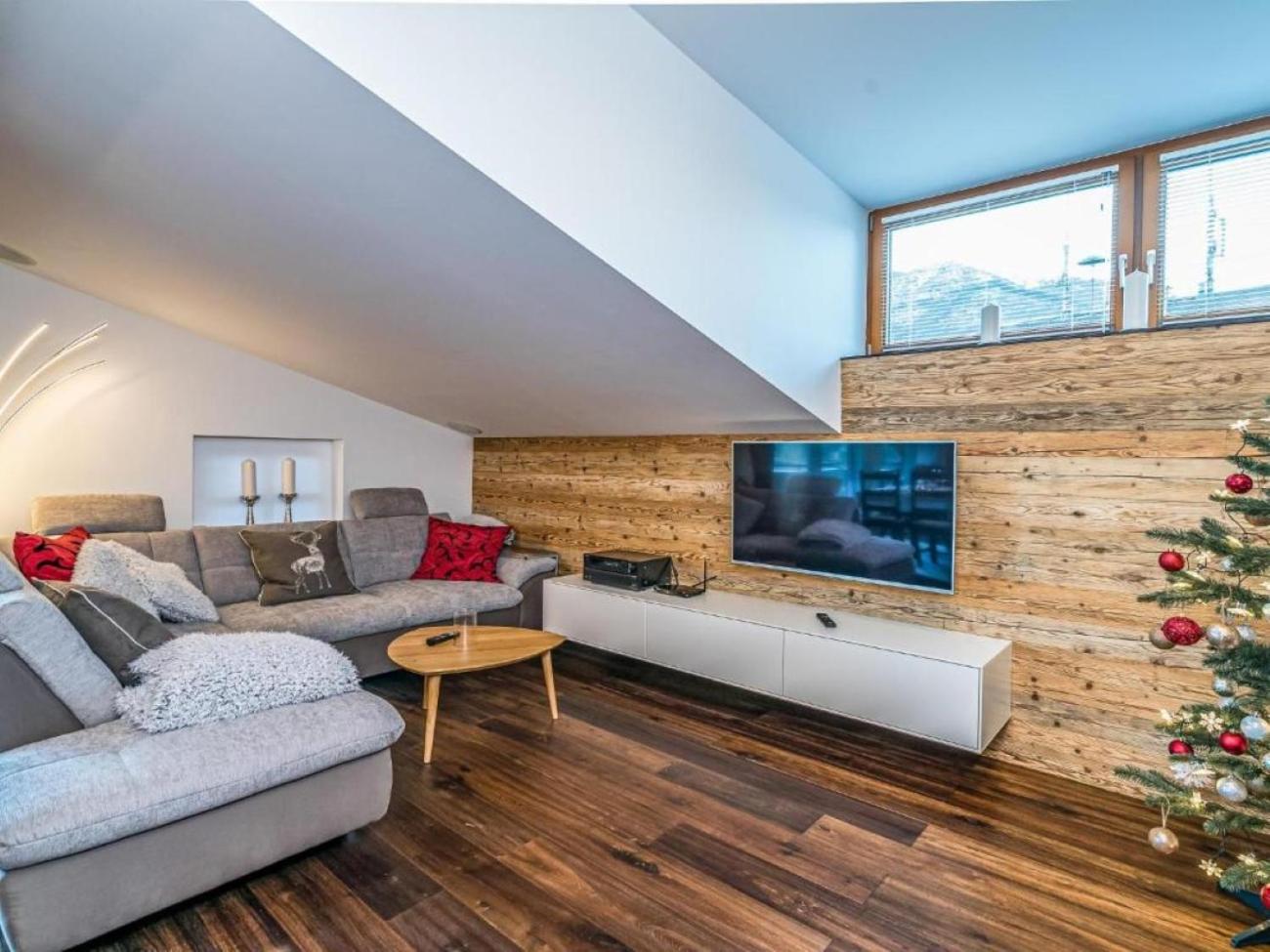 Penthouse Julia nähe Badesee mit Infrarotsauna -Zell am See Kaprun