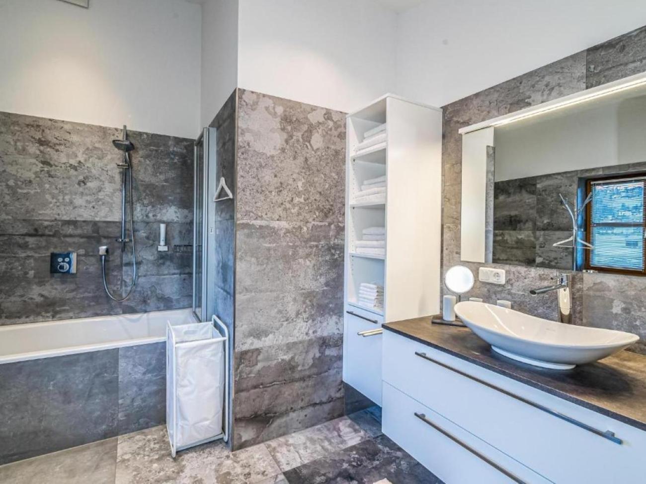 Penthouse Julia nähe Badesee mit Infrarotsauna -Zell am See Kaprun