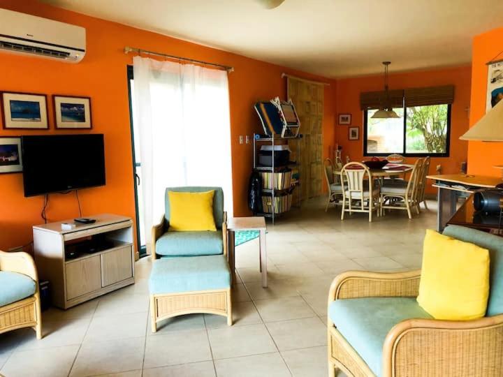 Fabulous 3-bedroom condo Palm Beach!