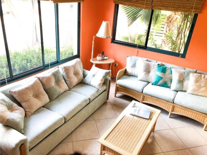 Fabulous 3-bedroom condo Palm Beach!