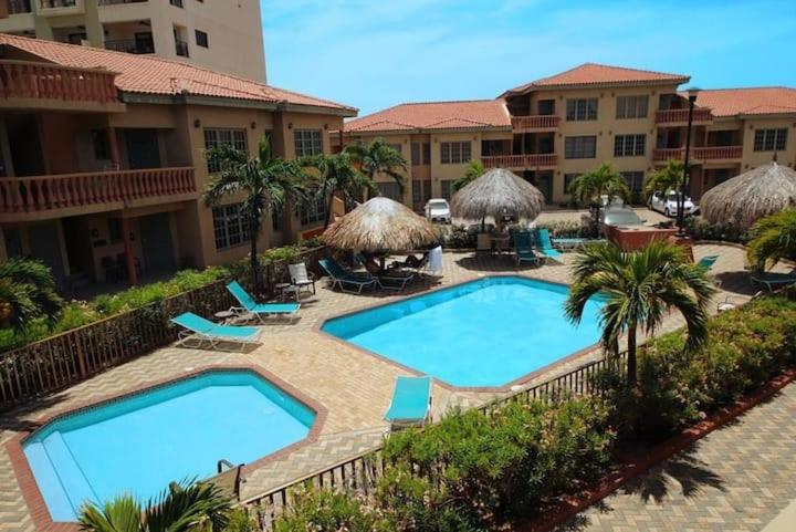 Fabulous 3-bedroom condo Palm Beach!