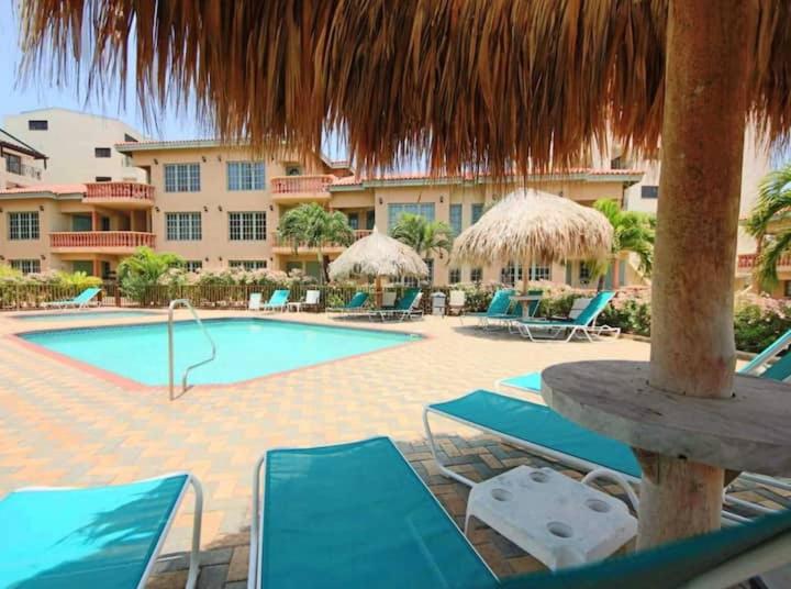 Fabulous 3-bedroom condo Palm Beach!