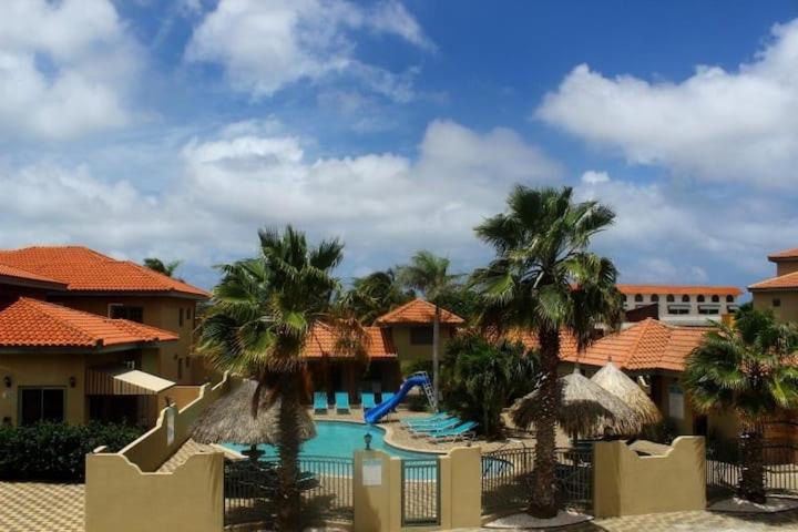 Fabulous 3-bedroom condo Palm Beach!