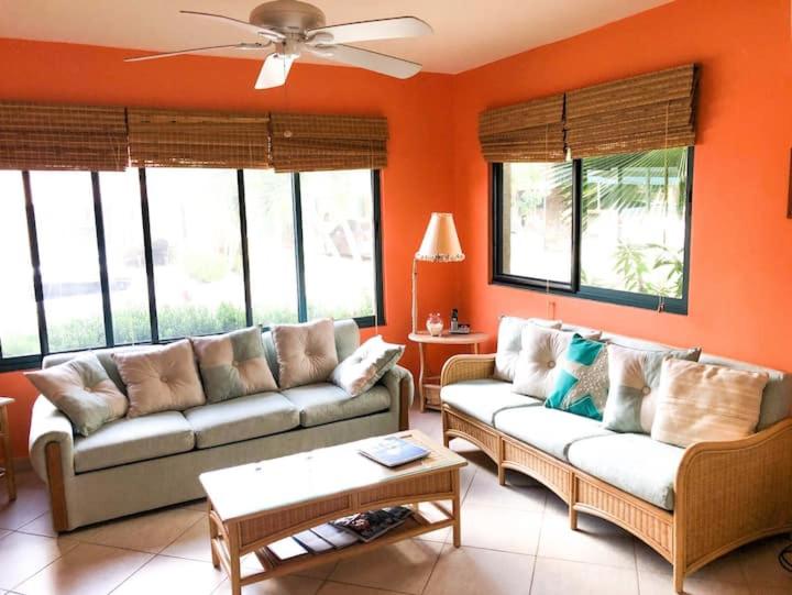 Fabulous 3-bedroom condo Palm Beach!