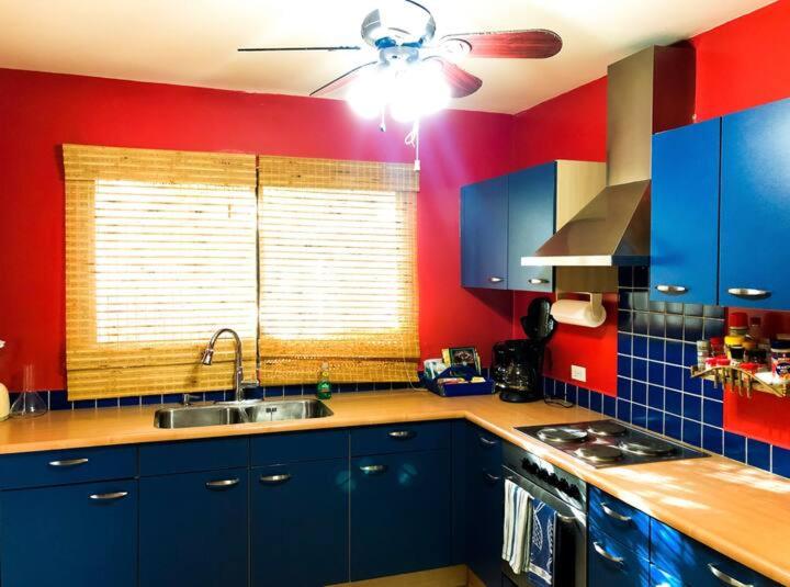 Fabulous 3-bedroom condo Palm Beach!