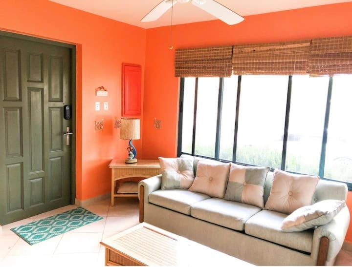 Fabulous 3-bedroom condo Palm Beach!