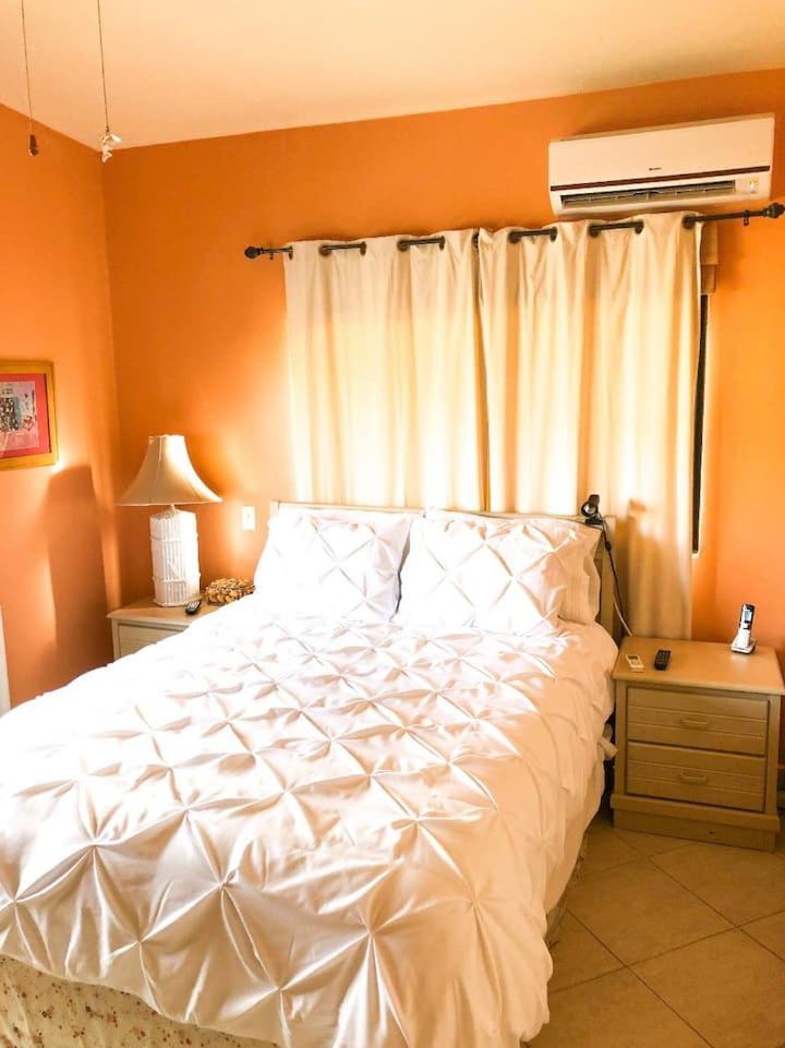 Fabulous 3-bedroom condo Palm Beach!