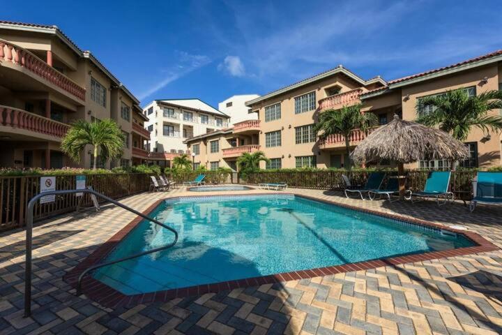 Fabulous 3-bedroom condo Palm Beach!