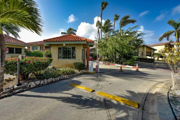 Fabulous 3-bedroom condo Palm Beach!