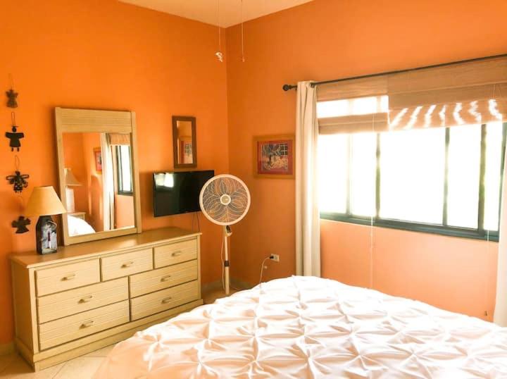 Fabulous 3-bedroom condo Palm Beach!