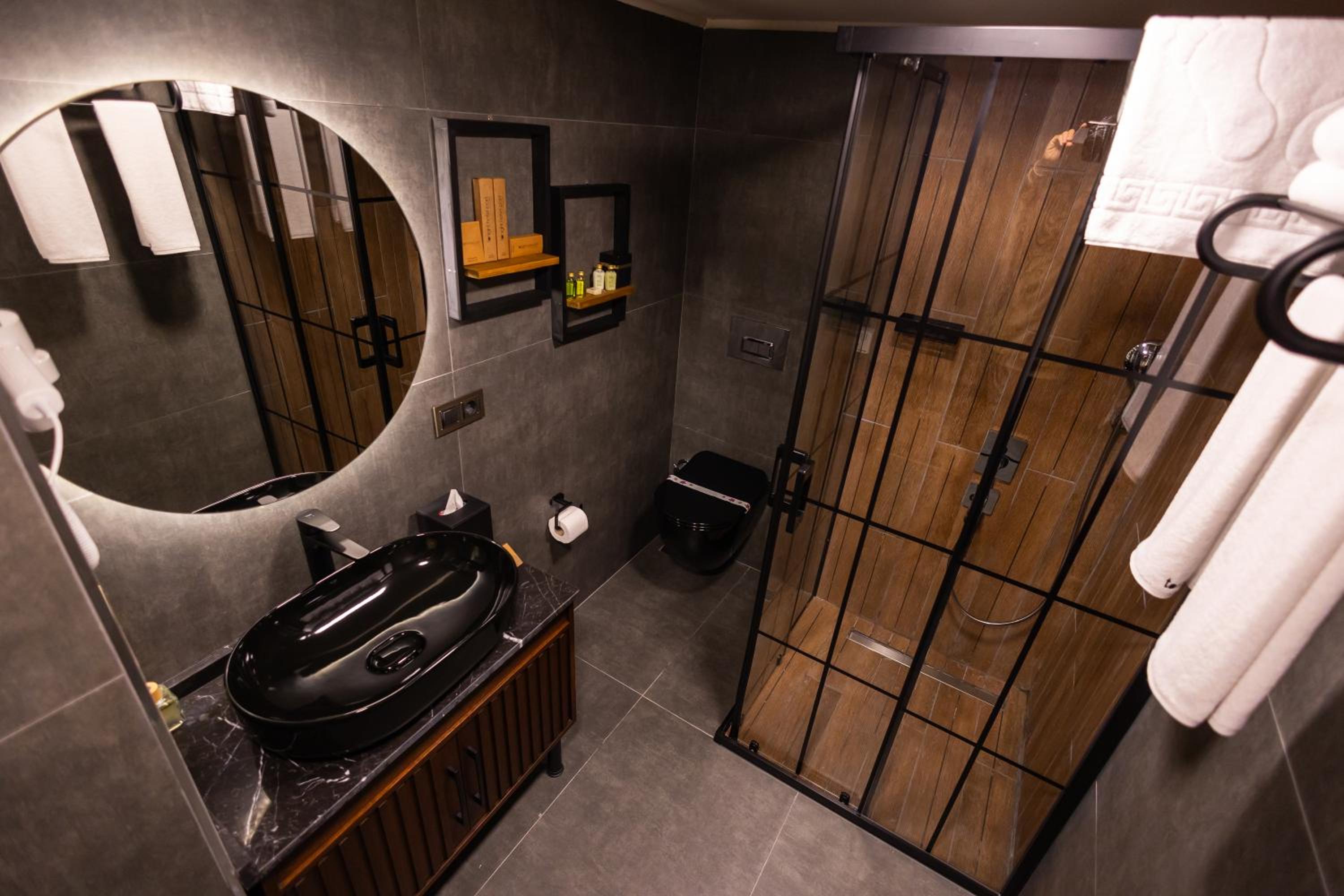 Tonight Port Otel - Image 58