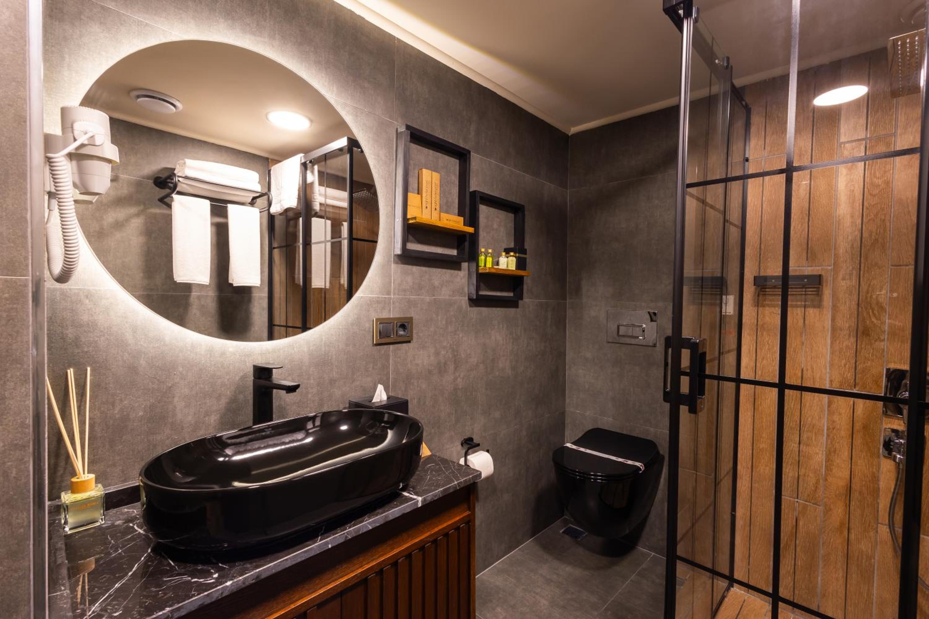 Tonight Port Otel - Image 60