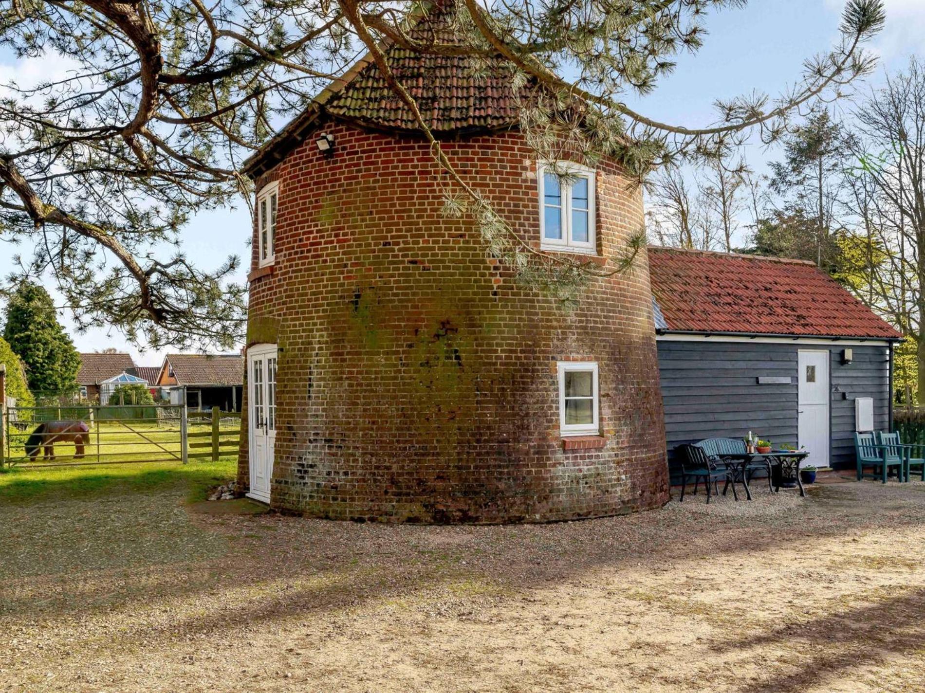 1 Bed in Dereham oc-miln8 view 2