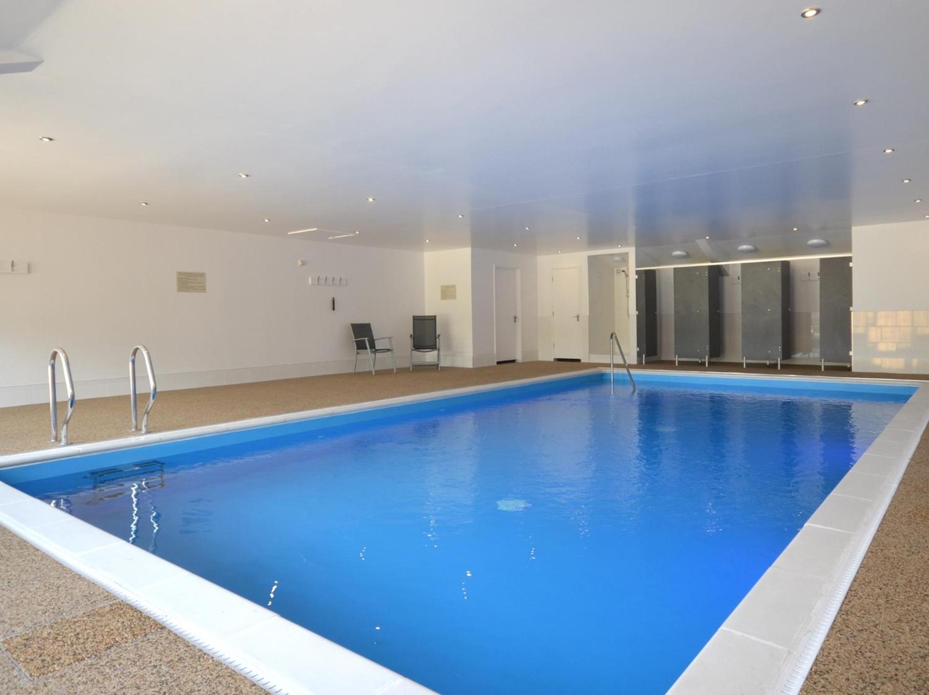 4 Bed in Taunton oc-kibtr view 2