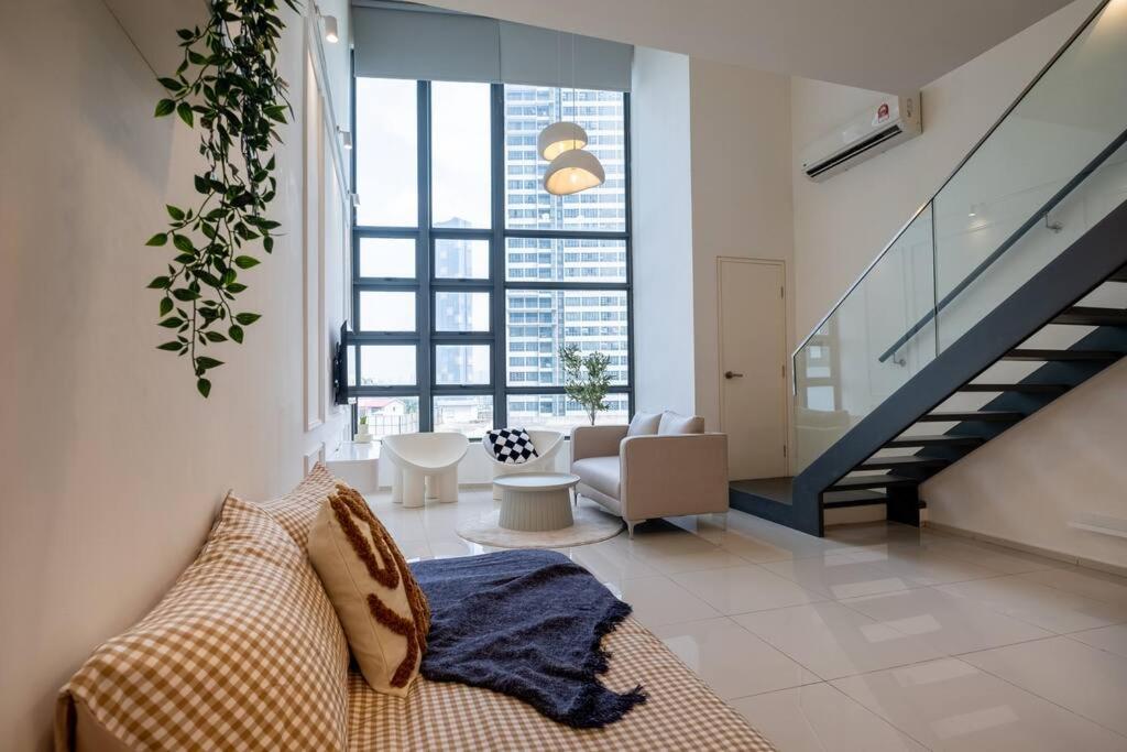Bonne Journée Retreat in EkoCherasMall 5pax 中文房东