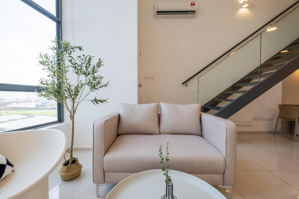 Bonne Journée Retreat in EkoCherasMall 5pax 中文房东
