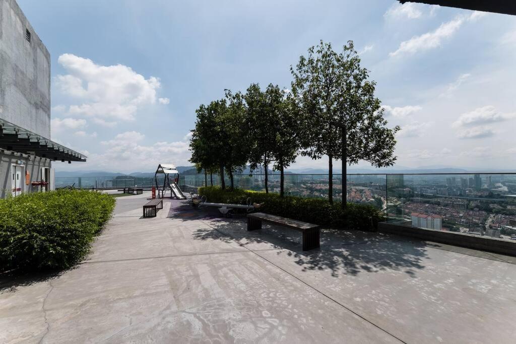 Bonne Journée Retreat in EkoCherasMall 5pax 中文房东