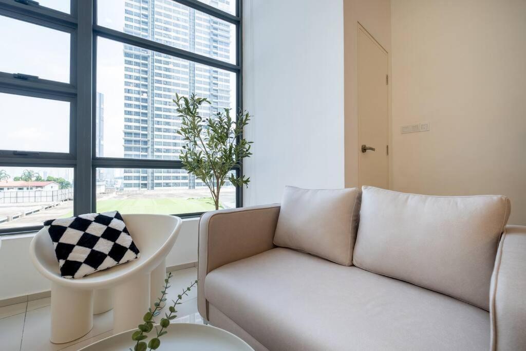 Bonne Journée Retreat in EkoCherasMall 5pax 中文房东