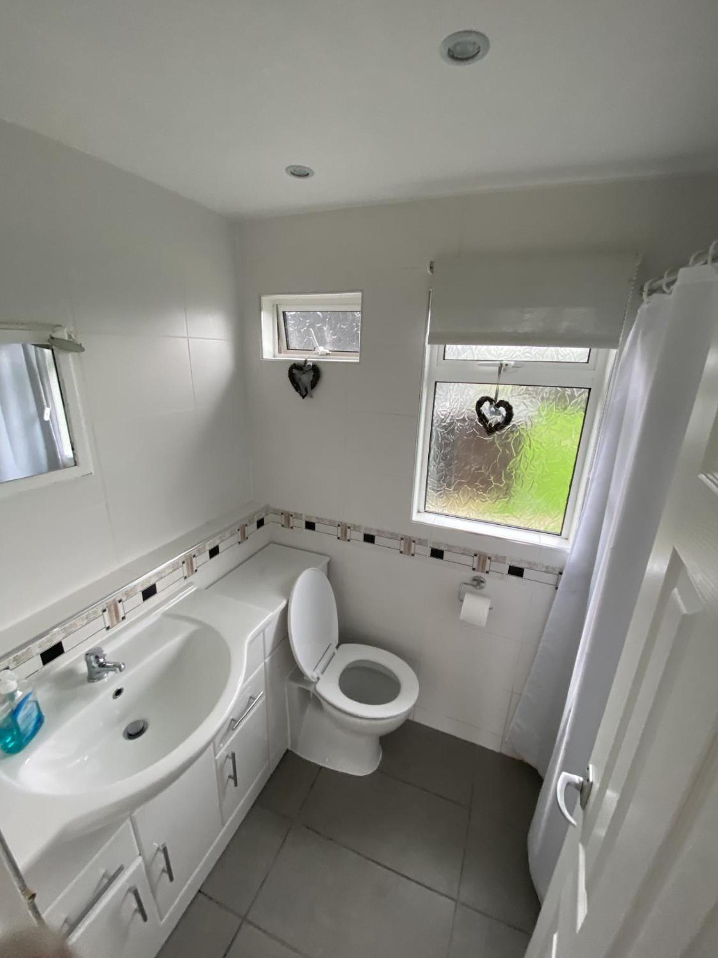 Granada, 2 bedroom chalet with onsite pool and bar view 4