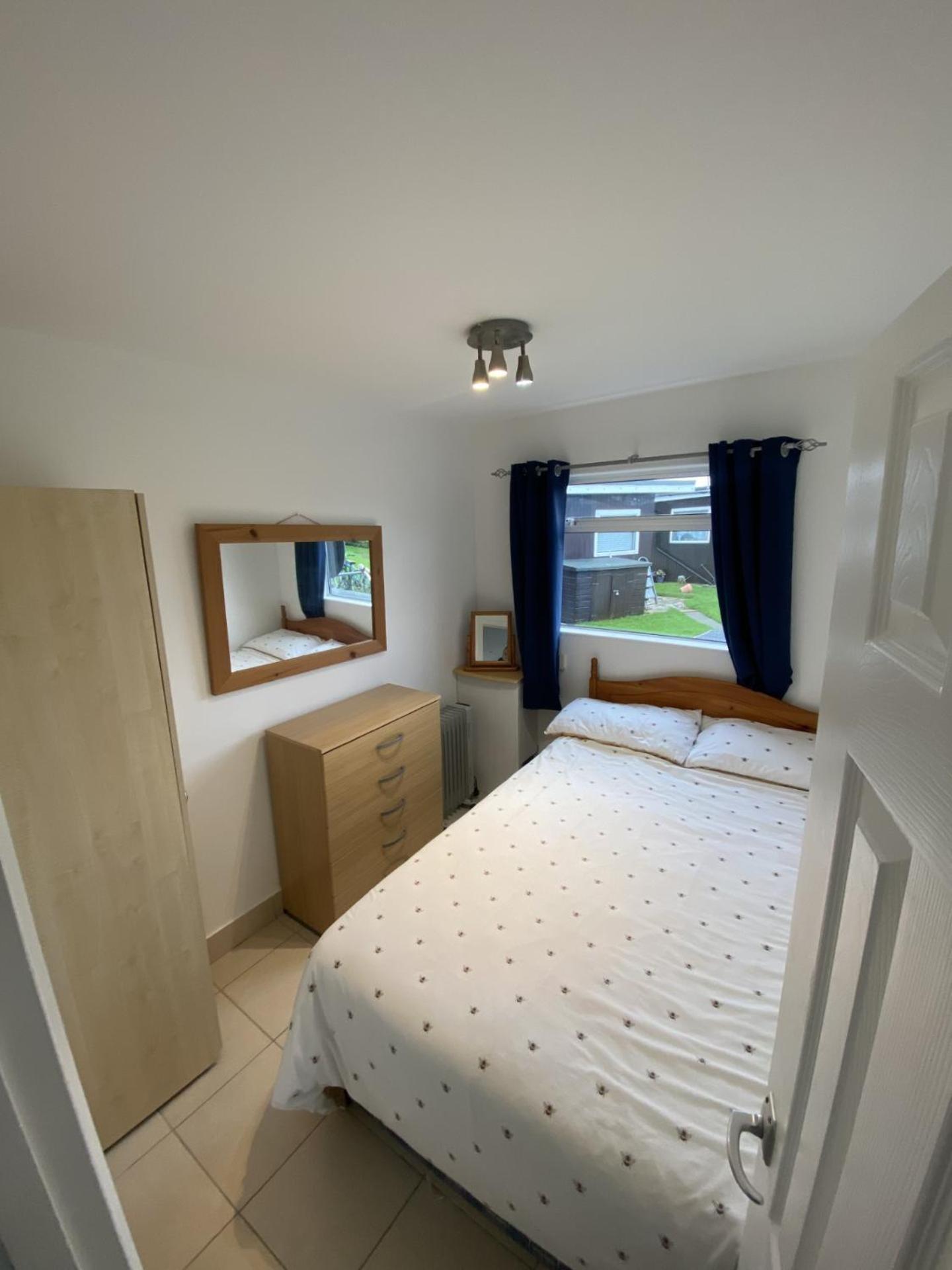 Granada, 2 bedroom chalet with onsite pool and bar view 2
