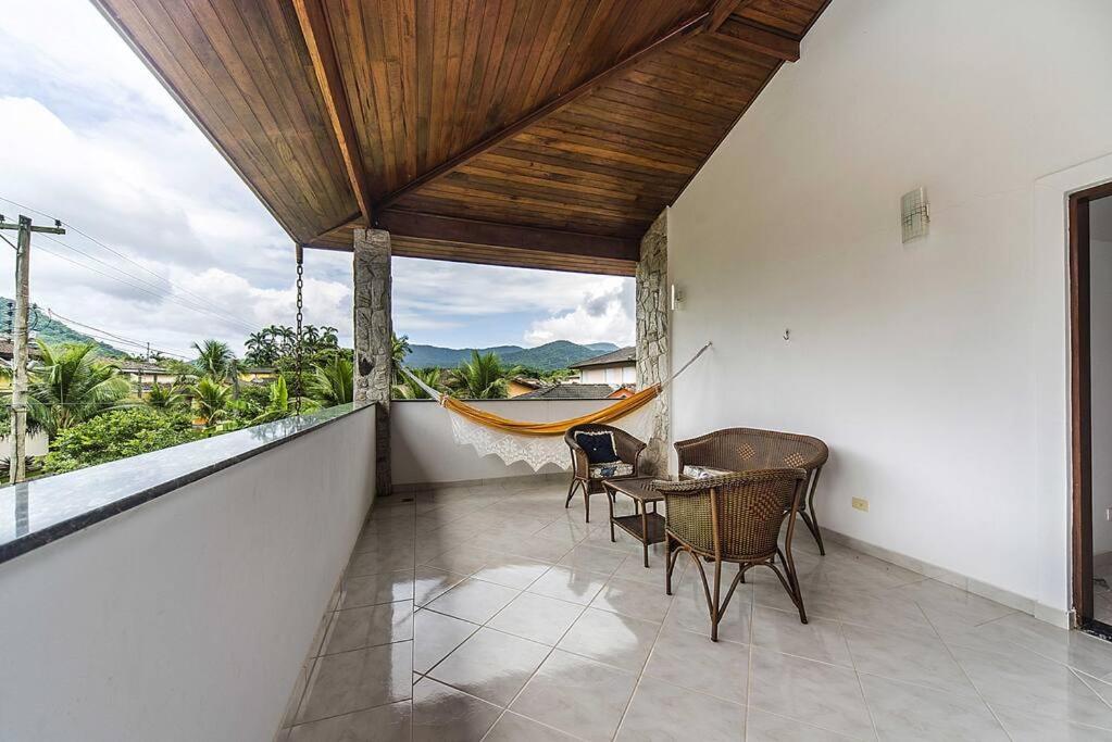 Casa confortável e ampla com piscina e bilhar!