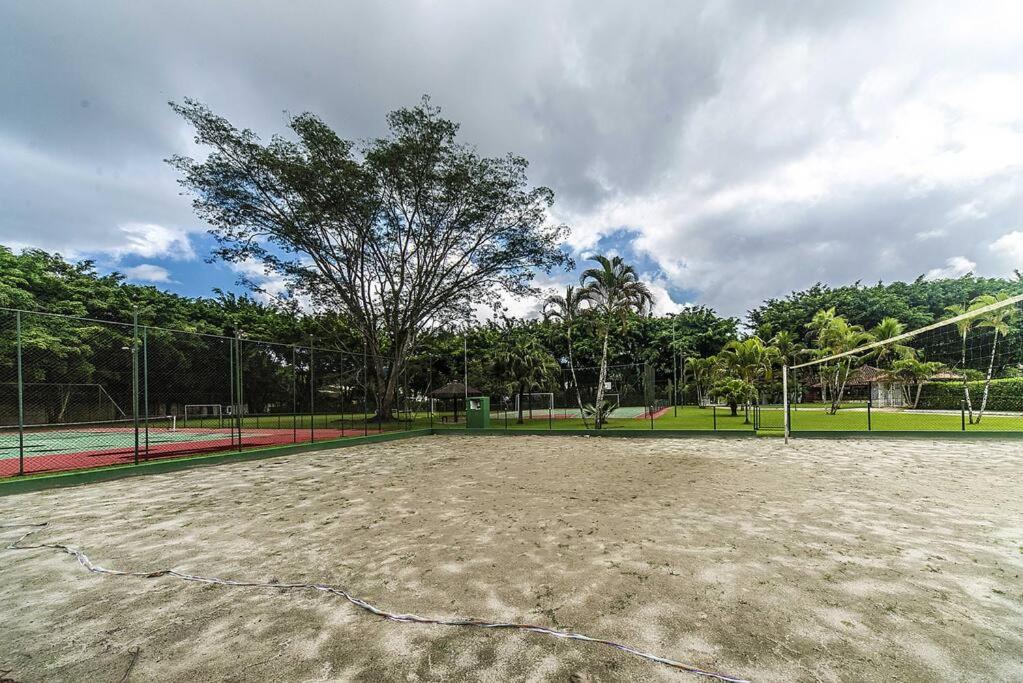 Casa confortável e ampla com piscina e bilhar!