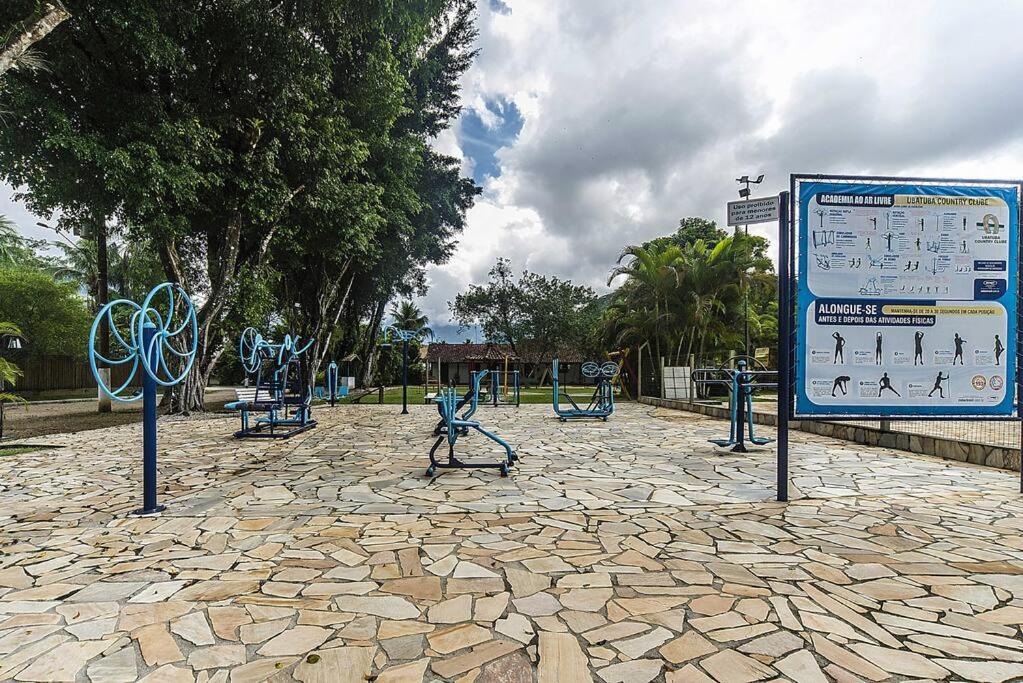 Casa confortável e ampla com piscina e bilhar!