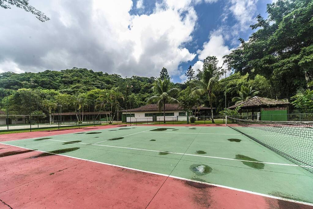 Casa confortável e ampla com piscina e bilhar!