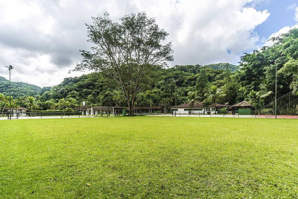 Casa confortável e ampla com piscina e bilhar!