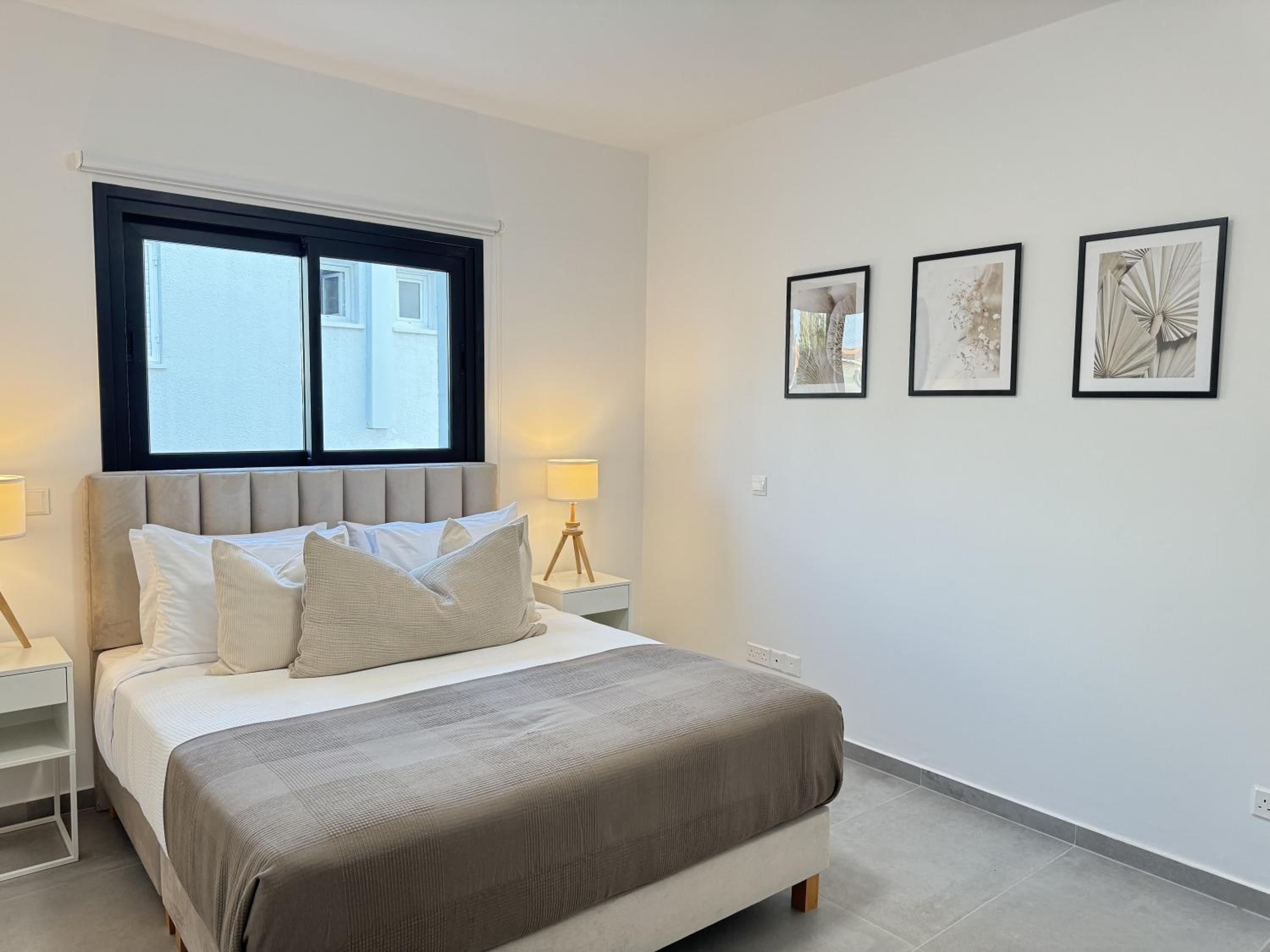 Phaedrus Living: White Hills Suites City View