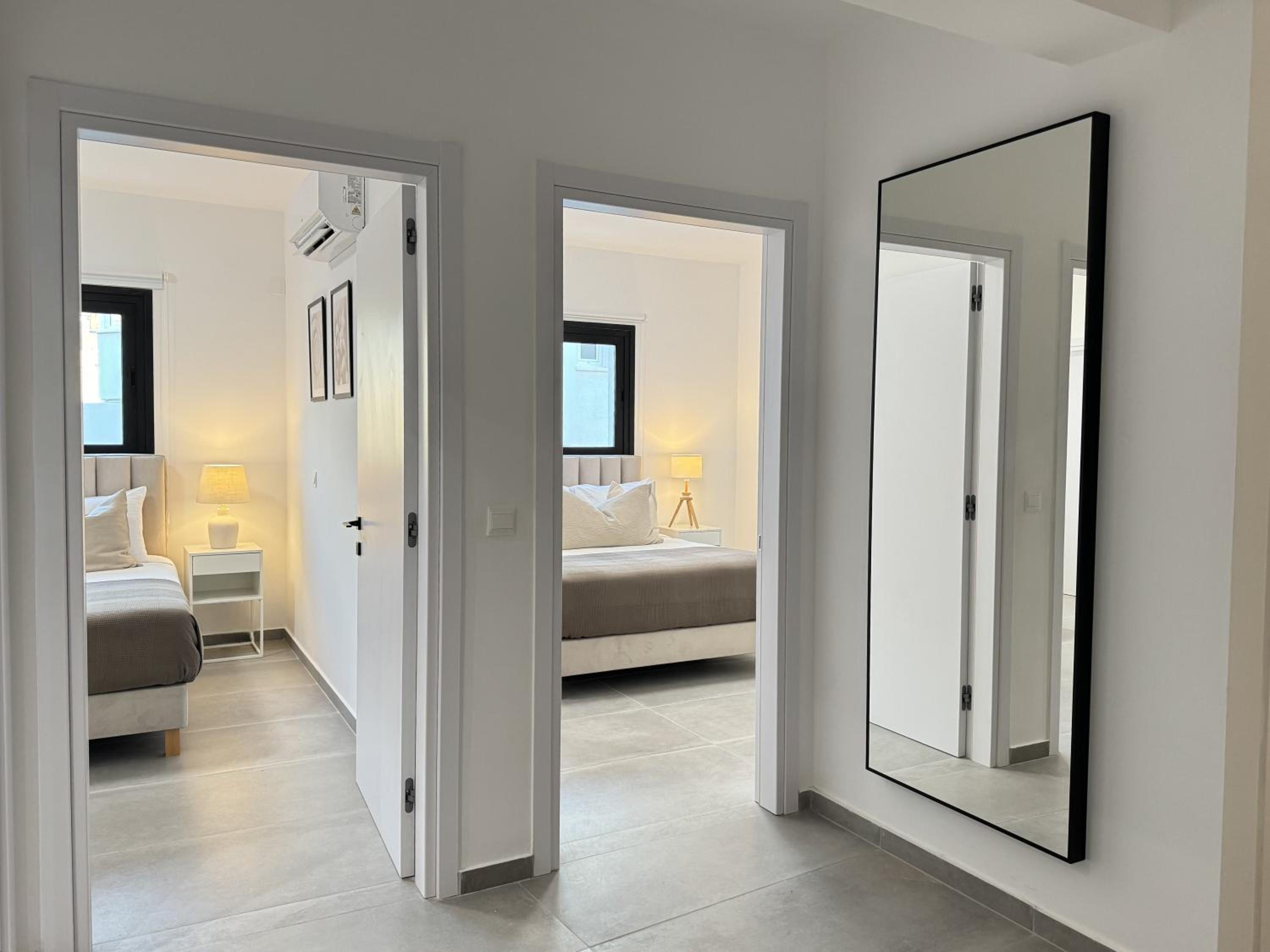 Phaedrus Living: White Hills Suites City View