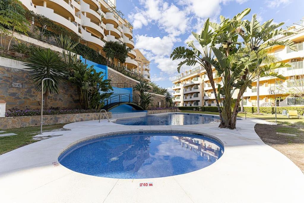 Classy flat w/ impressive VIEWS view 3