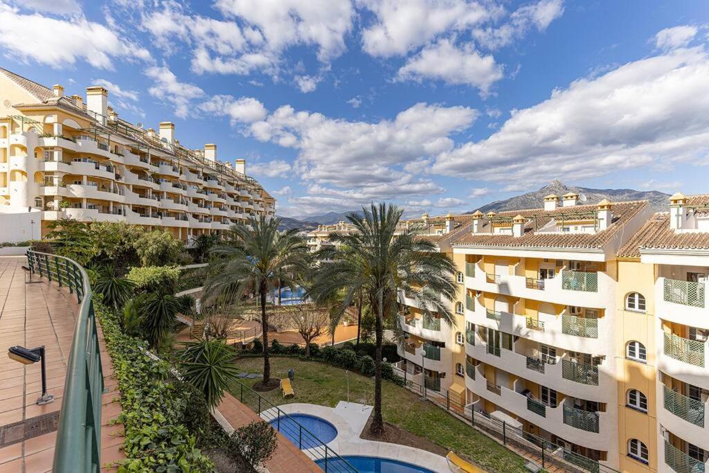 Classy flat w/ impressive VIEWS view 5