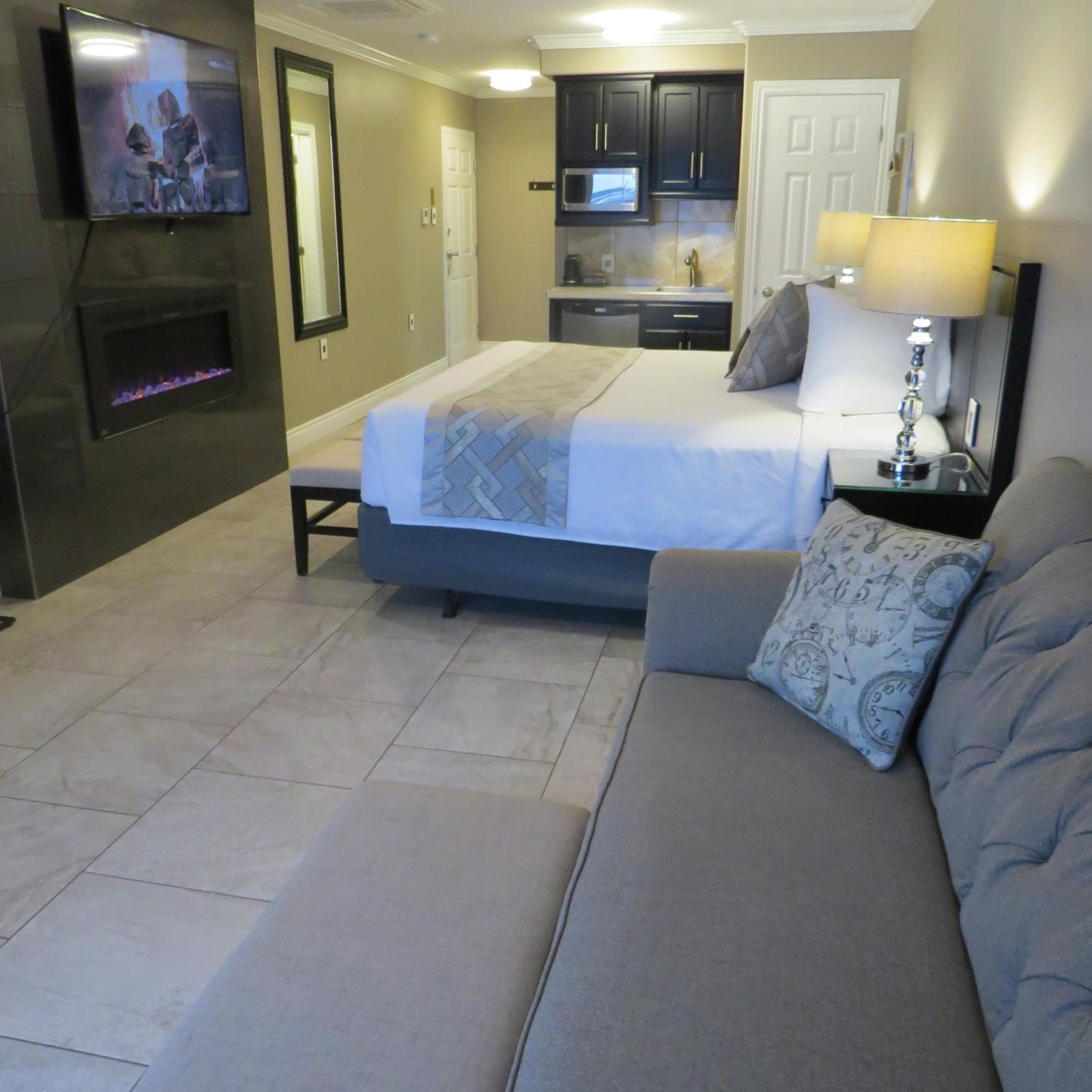 Dockside Suites