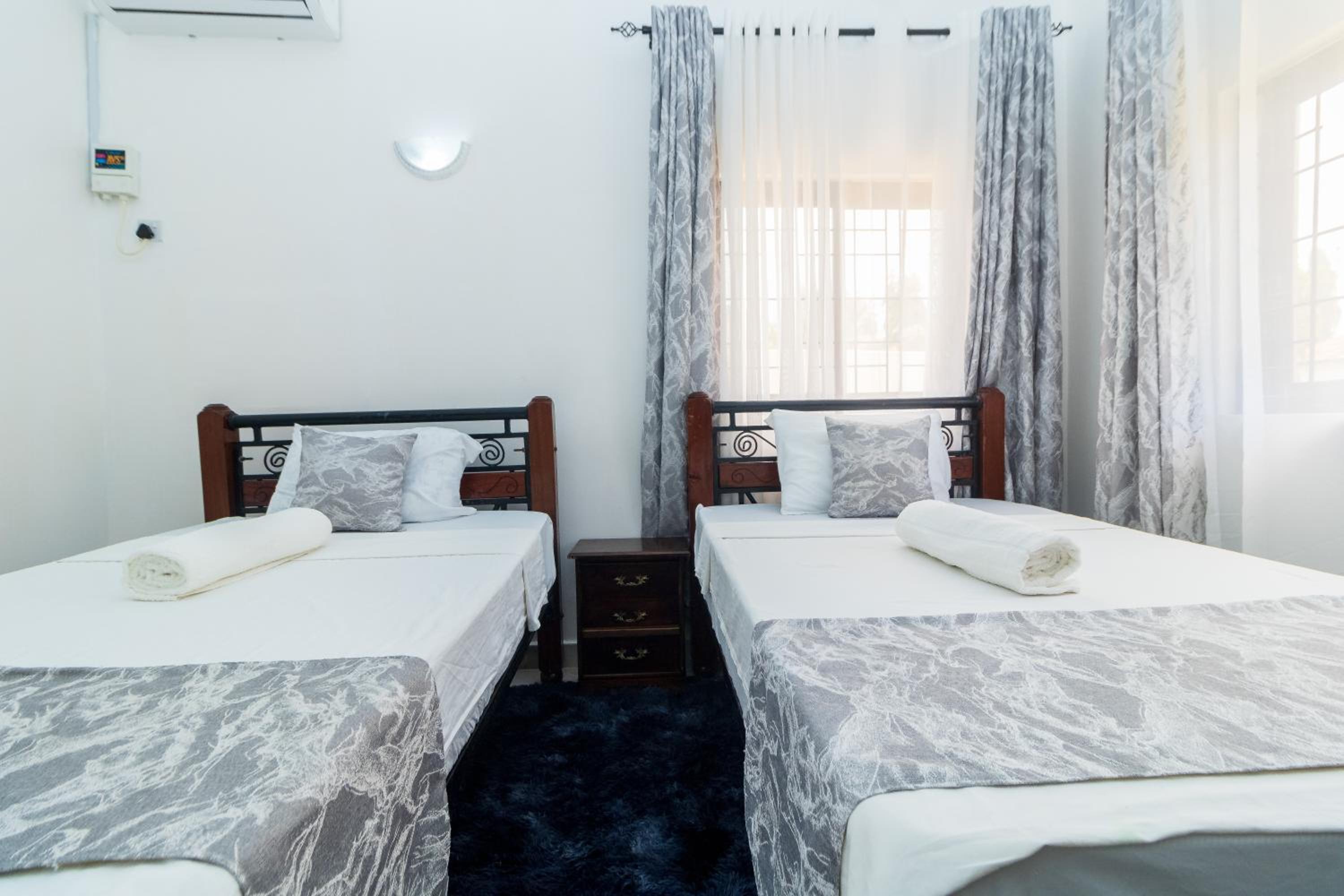 Vee Homes Luxury Villa view 4