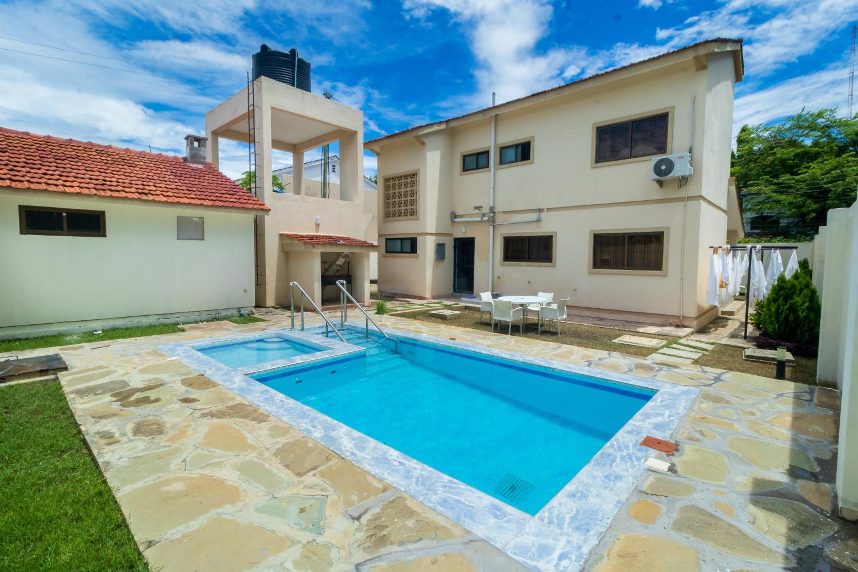 Vee Homes Luxury Villa view 2